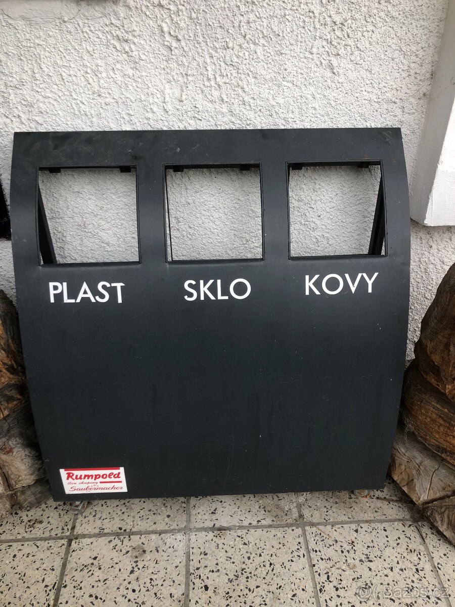 Kovový Stojan na tříděný odpad