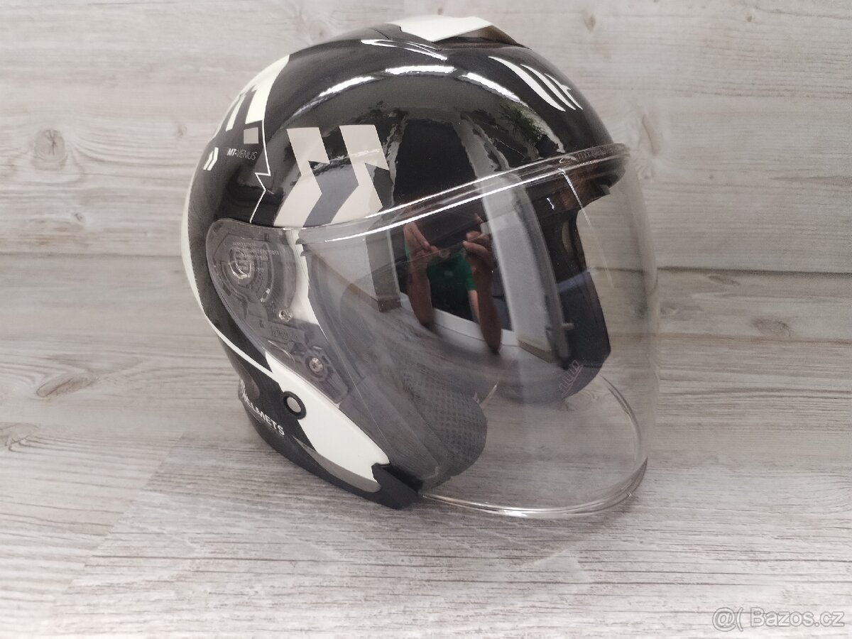 Přilby MT helmets otevřené