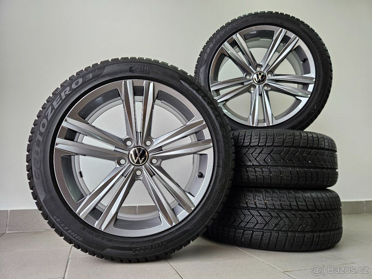 Orig. VW Passat B8 Zimní 235/45/18 - Zánovní