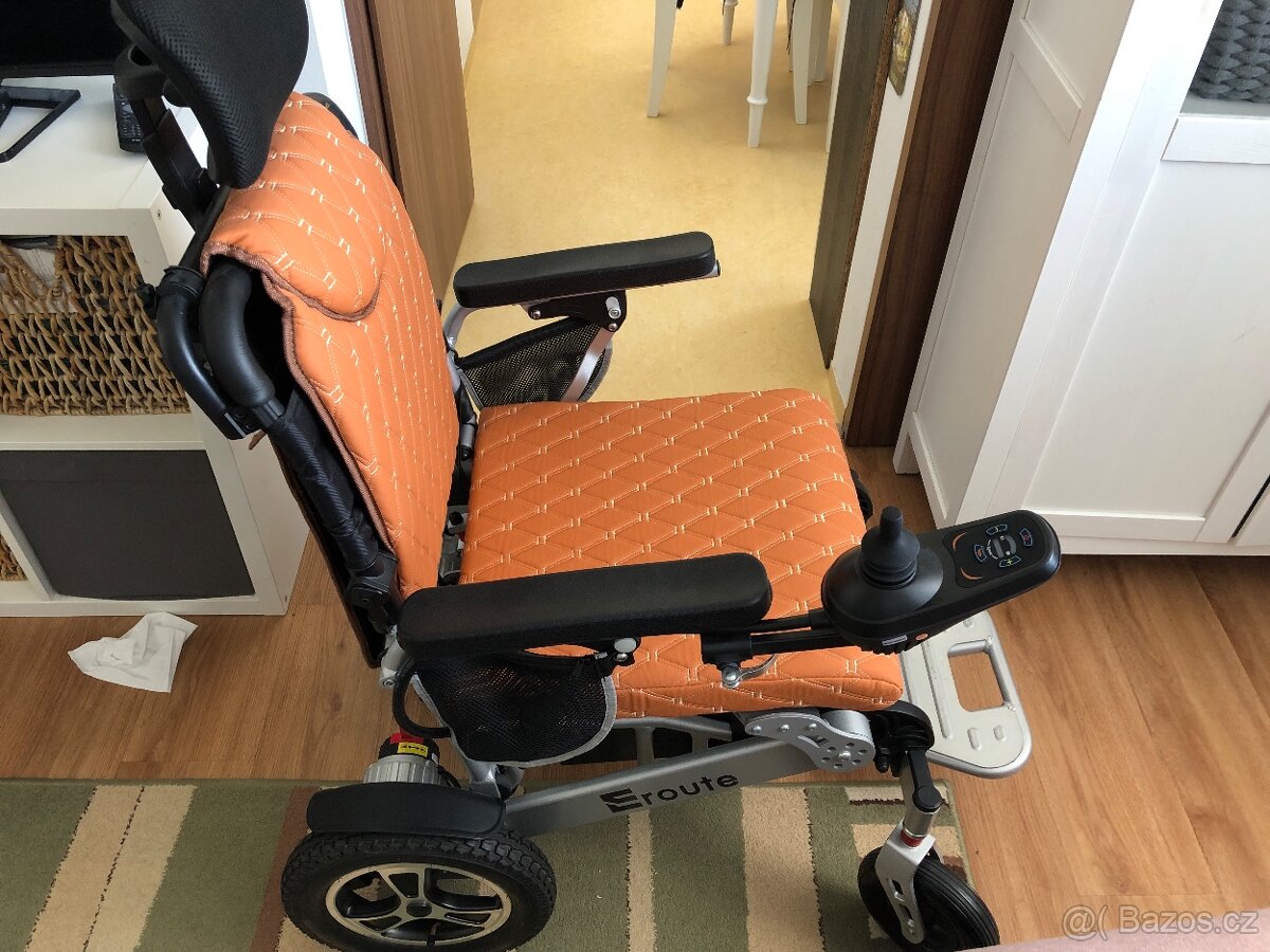 Elektrický invalidní vozík JJ-EA8000