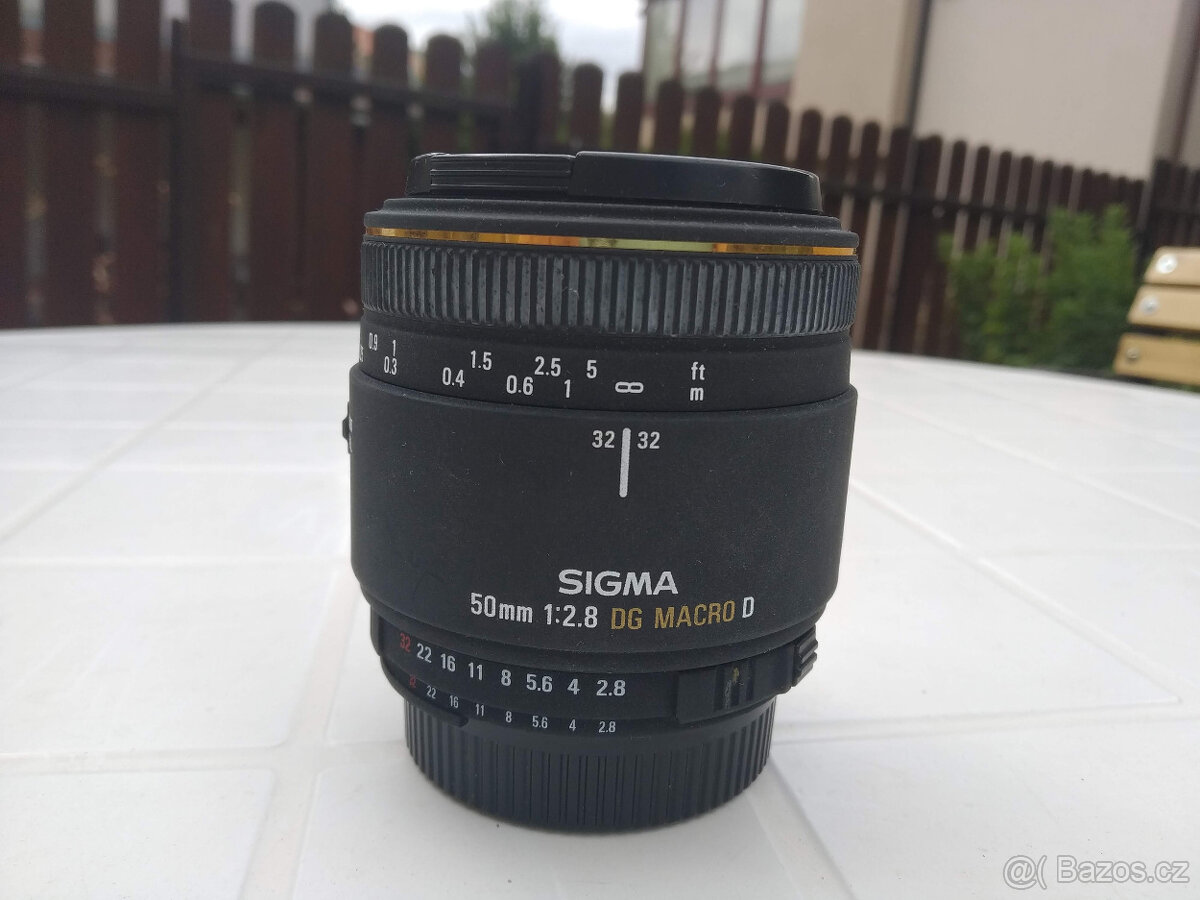 Makroobjektiv Sigma pro Nikon.