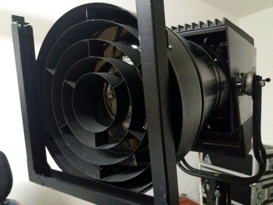 Follow Spot 2000W halogen - divadelní boďák