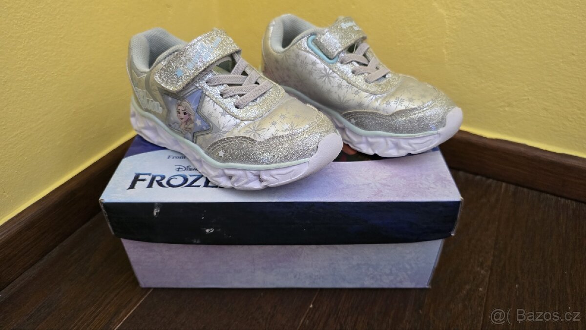 Sportovní boty Frozen s blikající podrážkou,
vel.27