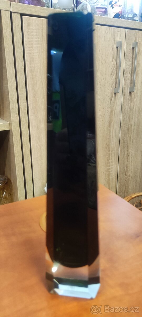 váza Moser - tmavě zelená ,výška 21cm, signace Moser