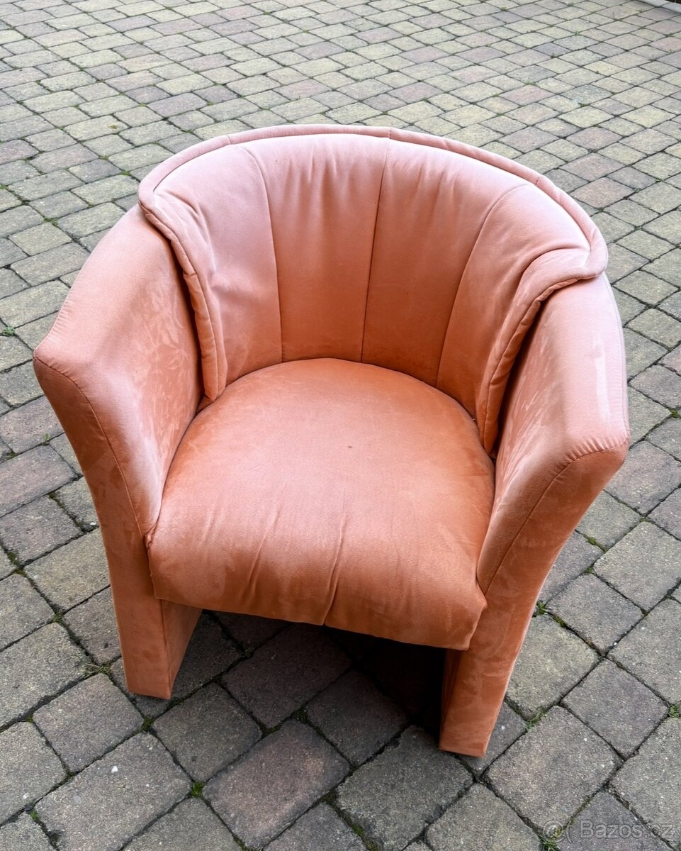 Prodám dvě použitá kresla