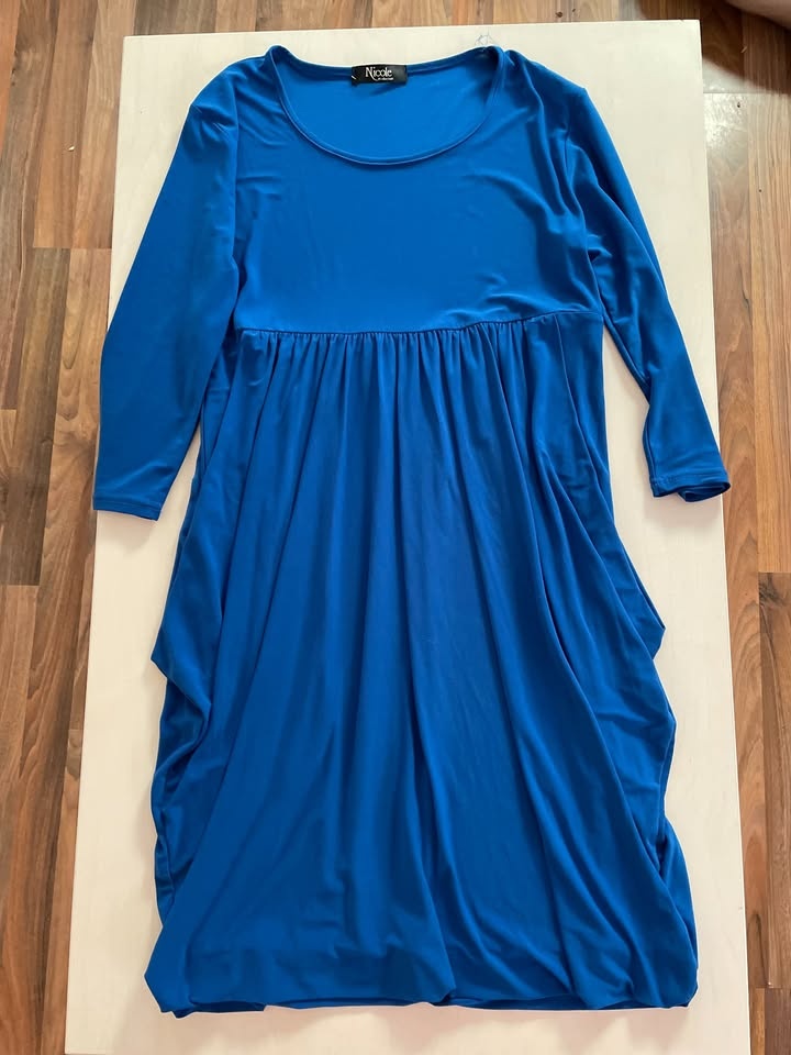 Nové modré šaty řasené v bocích, vel M, Nicole