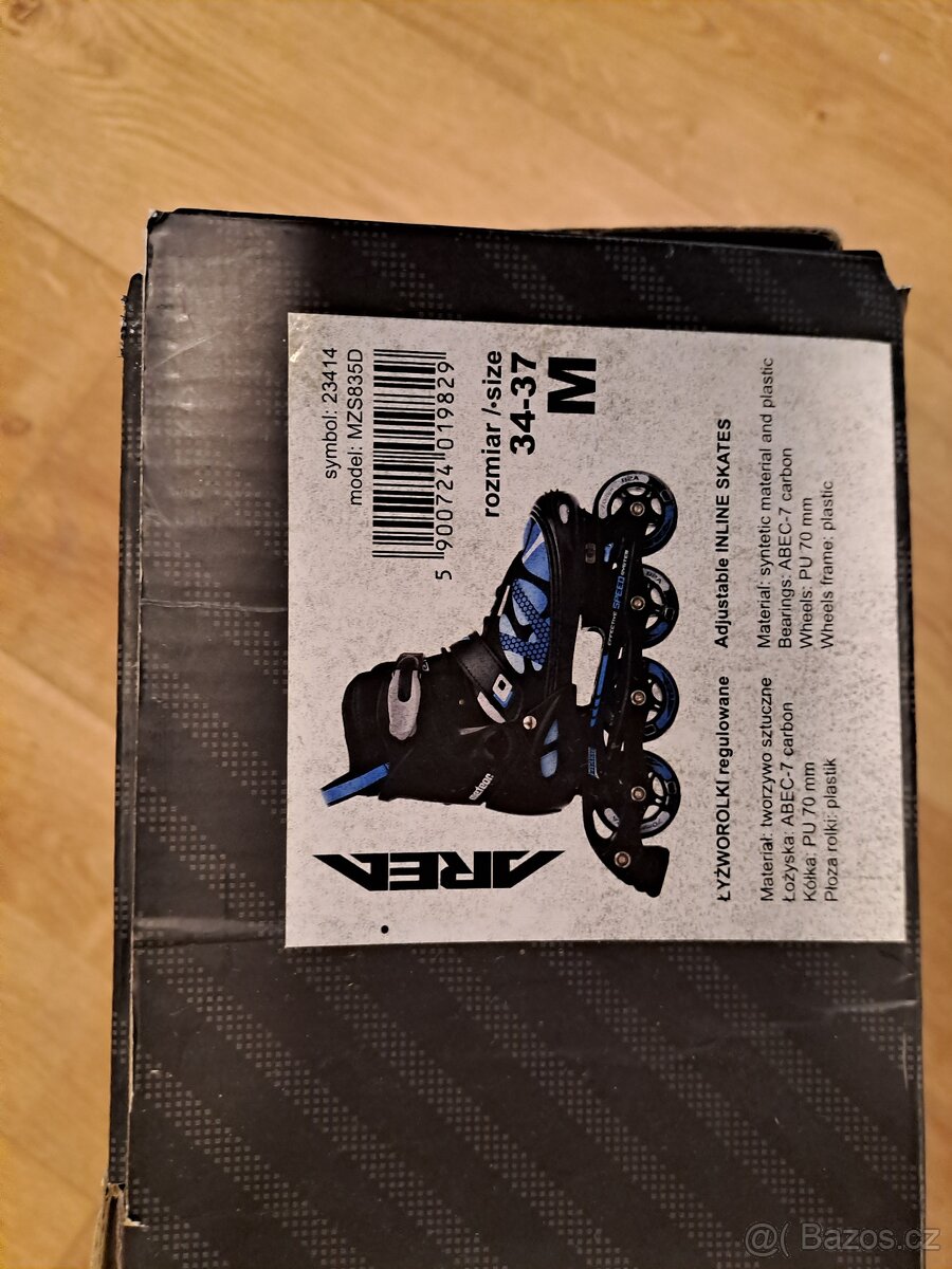 Kolečkové brusle 34-37 s chráničemi a helmou