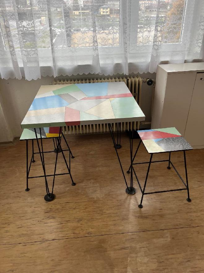 Prodám retro stůl a 2 židle