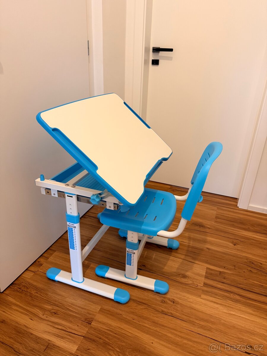 Dětský psací stůl AlzaErgo