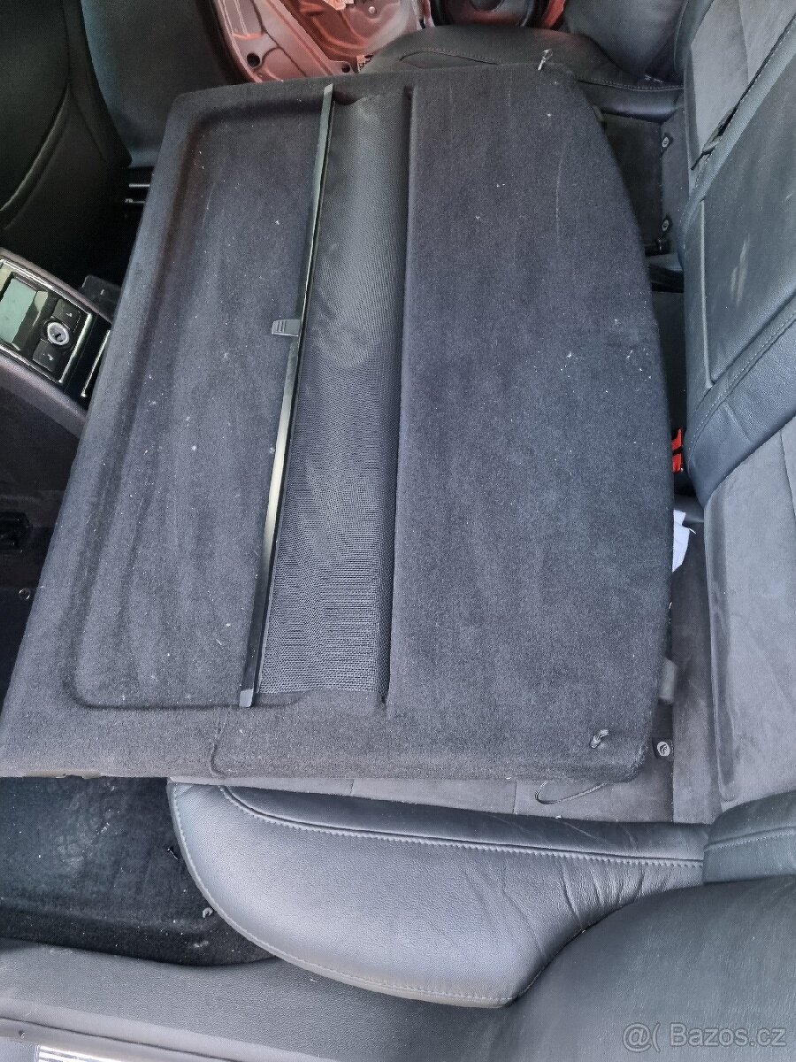 Plato do kufru s roletou, Škoda Superb 2 sedan