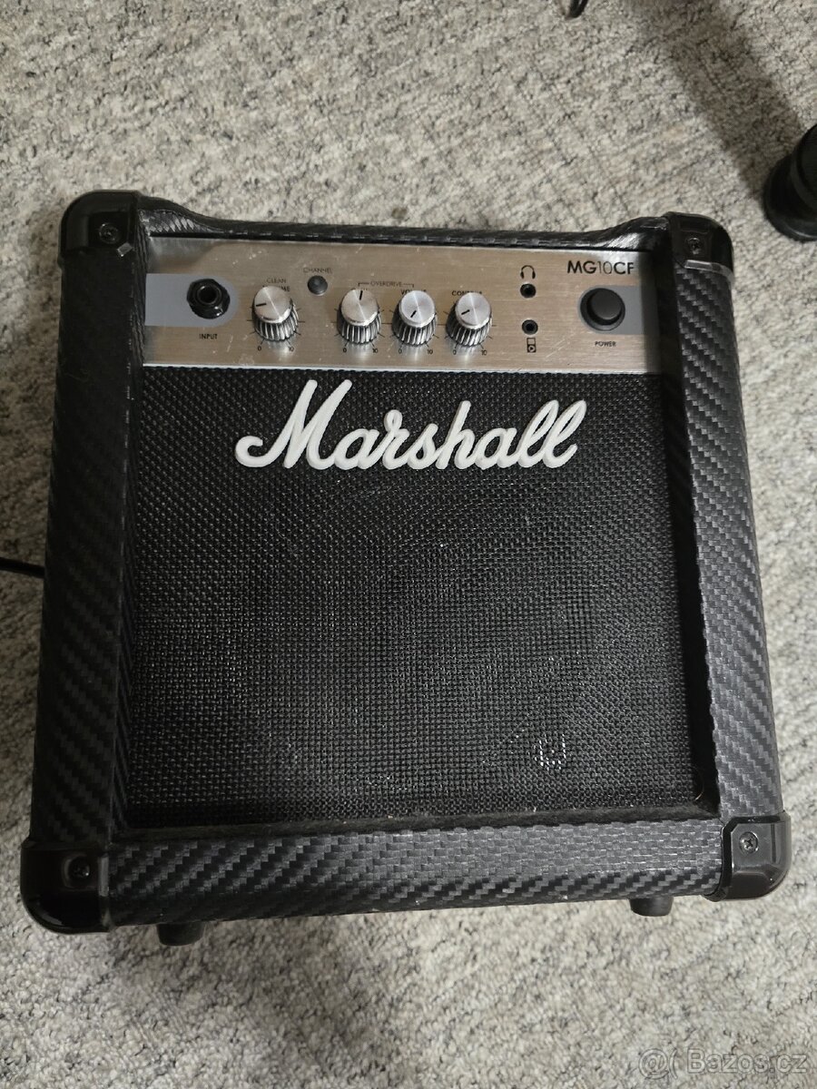 Marshall combo MG10CF