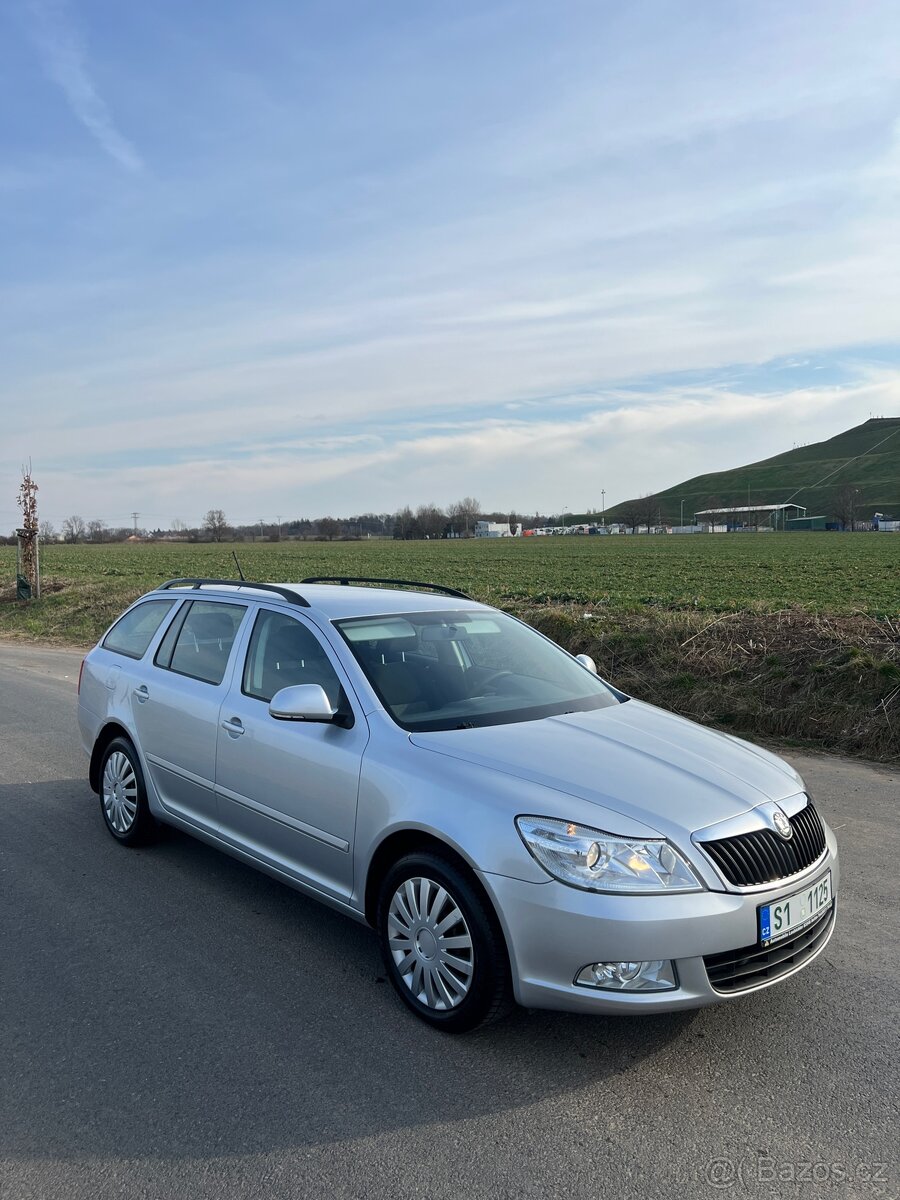 Škoda Octavia 1.2Tsi Ambiente r.v. 2011 servisní kniha.