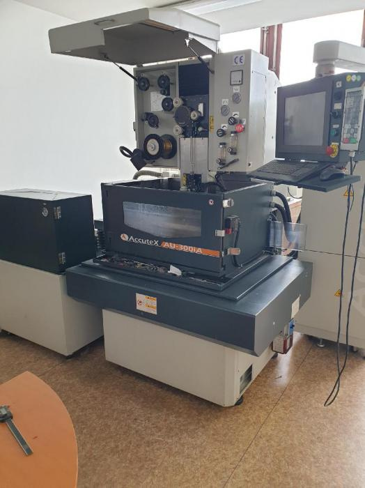 Elektroerozivní stroje - drátové řezačky ACCUTEX AU 300 i,