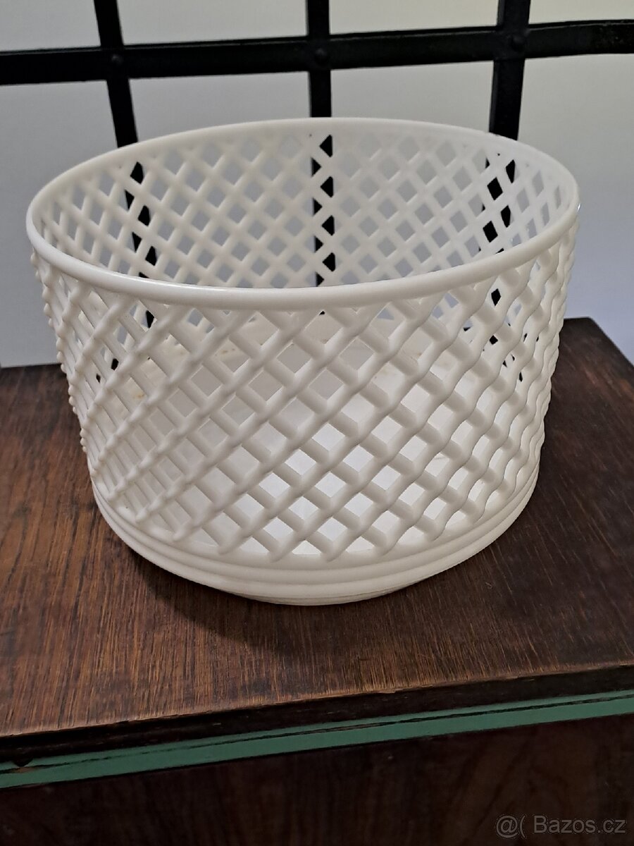 Retro plastový obal na květináč XL