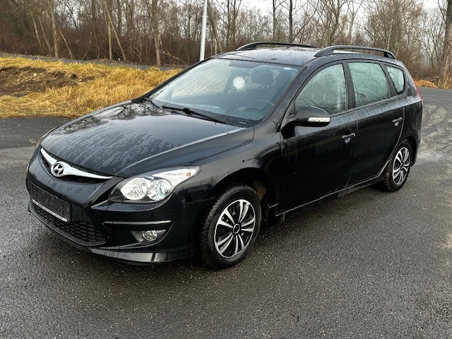 Hyundai i30 SW 1.4i 80kw, r.2012, klima, STK