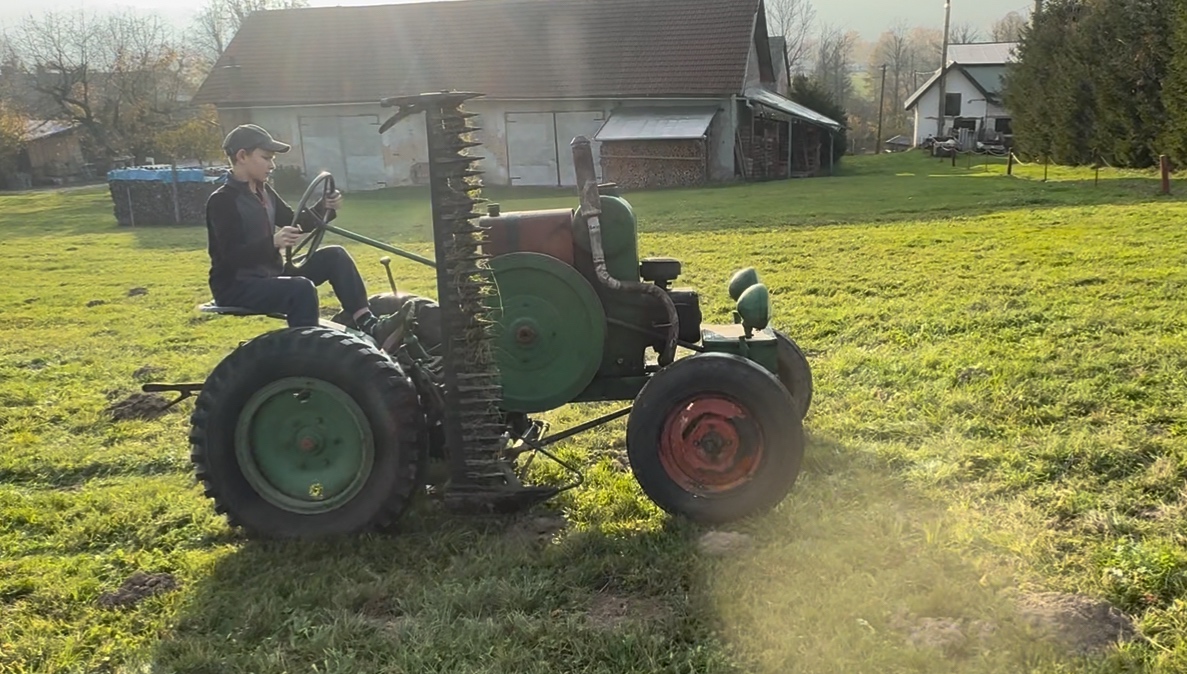traktor svoboda