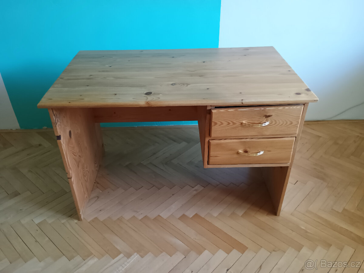 Pracovní stůl dřevěný
