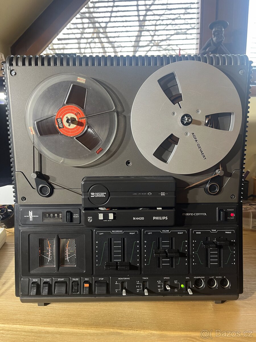 Cívkový magnetofon Philips N 4420