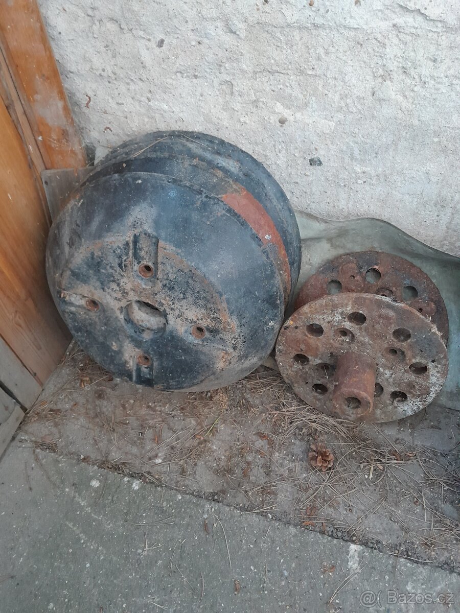 Traktor domácí výroby závaží