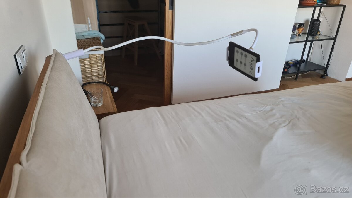 Ohebný držák na telefon