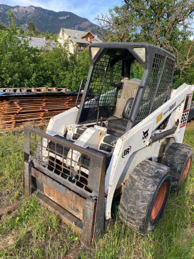 Smykový nakladač BOBCAT 863