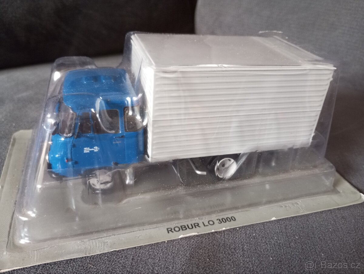 ROBUR LO 3000 1:43