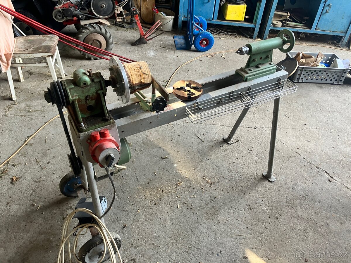 Soustruh na dřevo s frekvenčním měničem