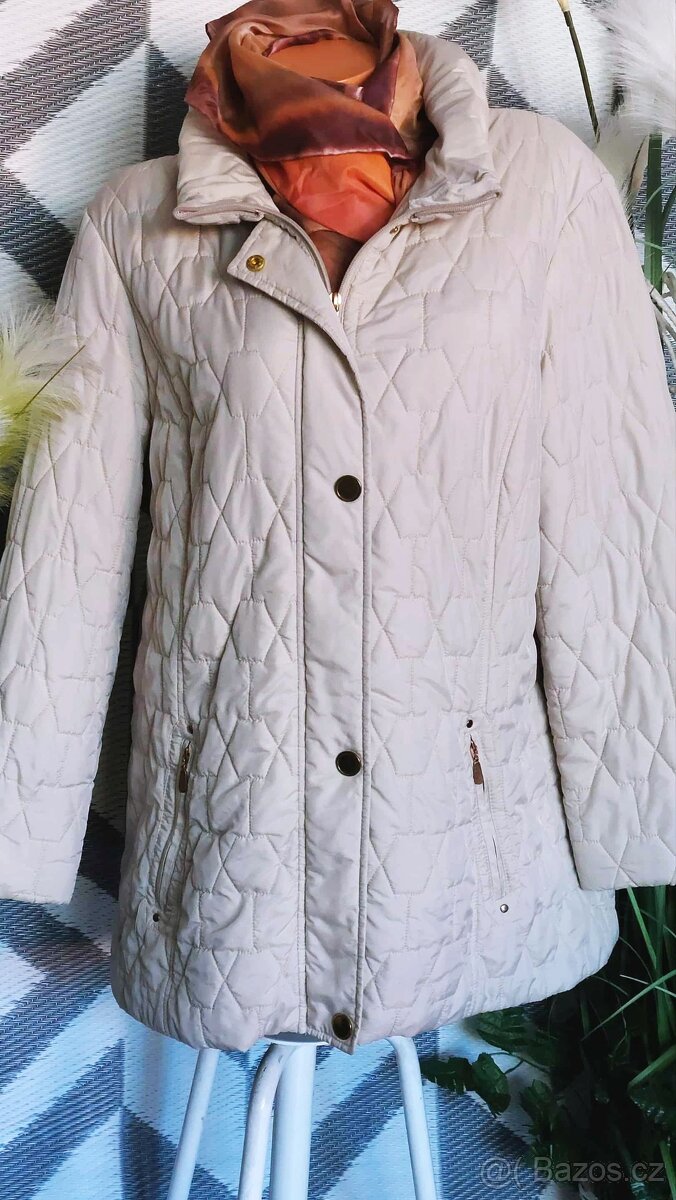 LEHKÁ DÁMSKÁ PROŠÍVANÁ BUNDA - CANDA - vel. 46