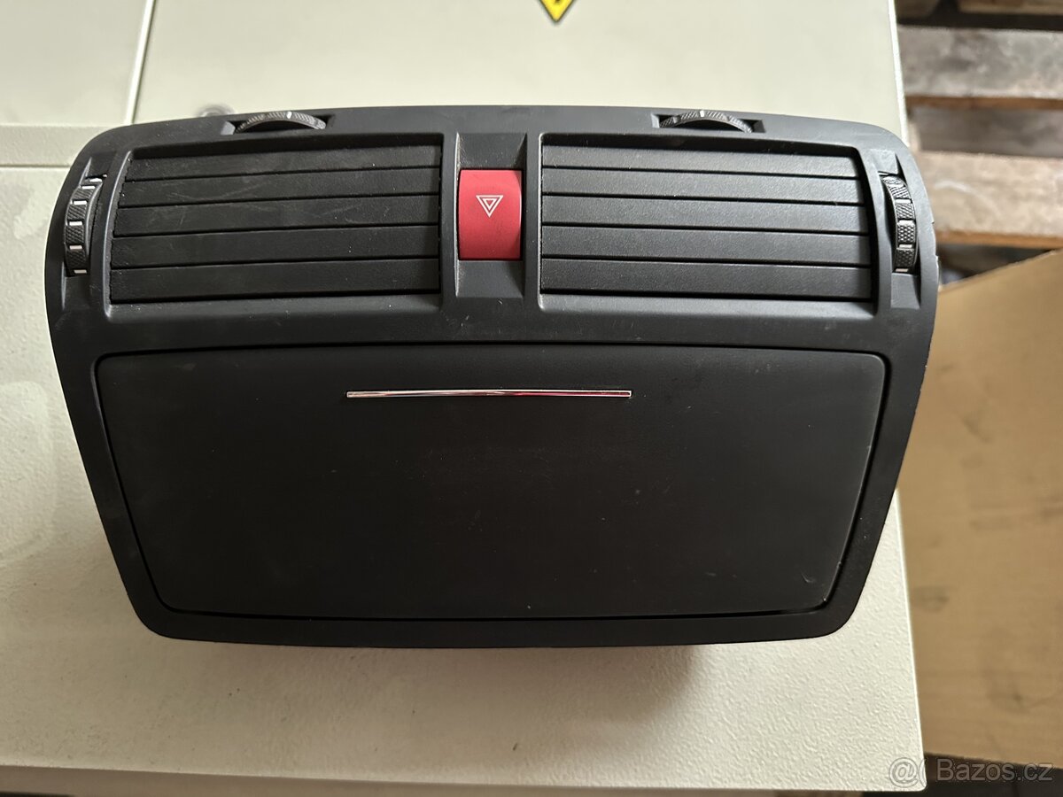 Škoda Octavia RS 2006 panel s výdechy