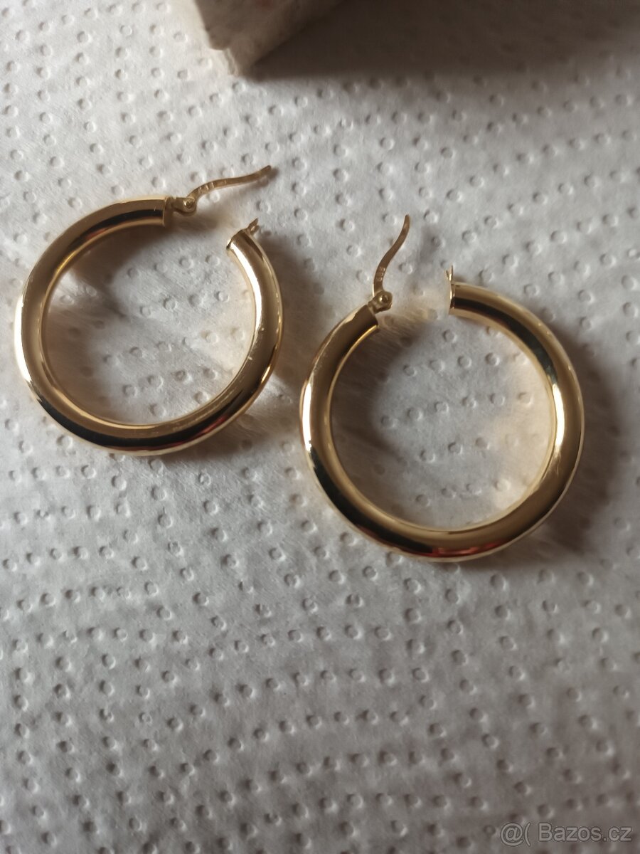 Zlaté náušnice kruhy