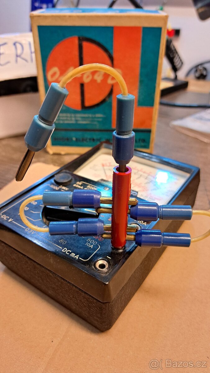 Retro rozbočovač 4 mm banánků Pomona NOVÉ (NOS)