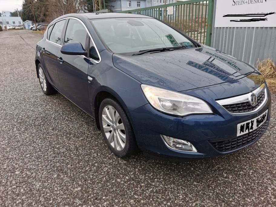 prodam dily na Opel astra 1.6 benzin 85kw 2011 145000km kod