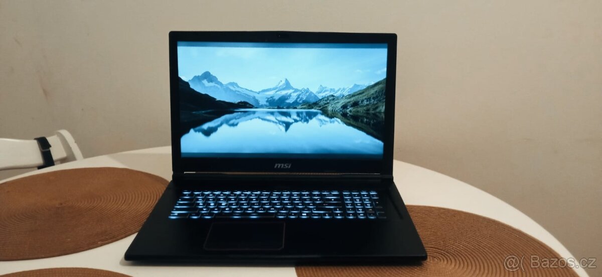 Herní notebook MSI 17" raider 8RF rgb