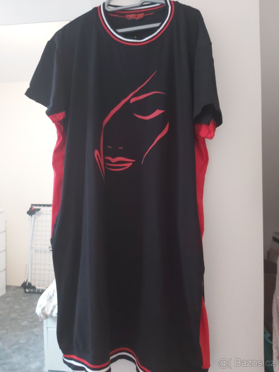 Šaty nebo triko (jak je libo)