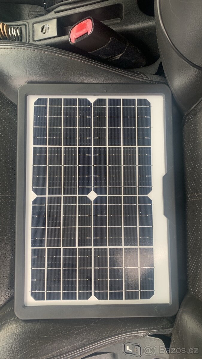 Solární panel na 12v 15 w 1xUSB