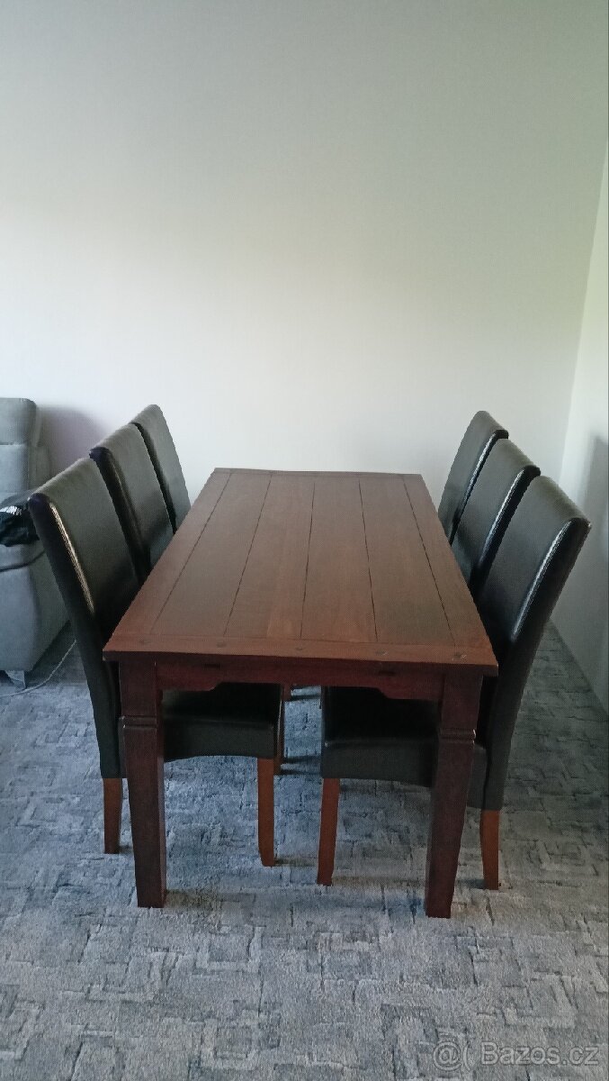 Jídelní stůl a 6 židlí
