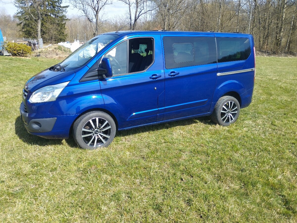 Ford Custom Torneo Titanium