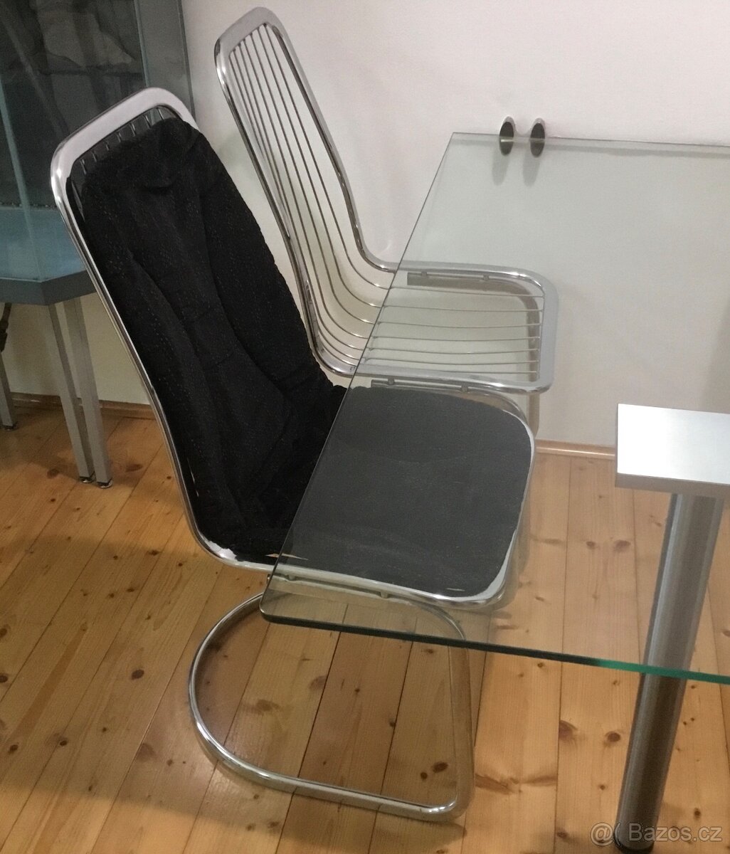 Židle z nerezové oceli