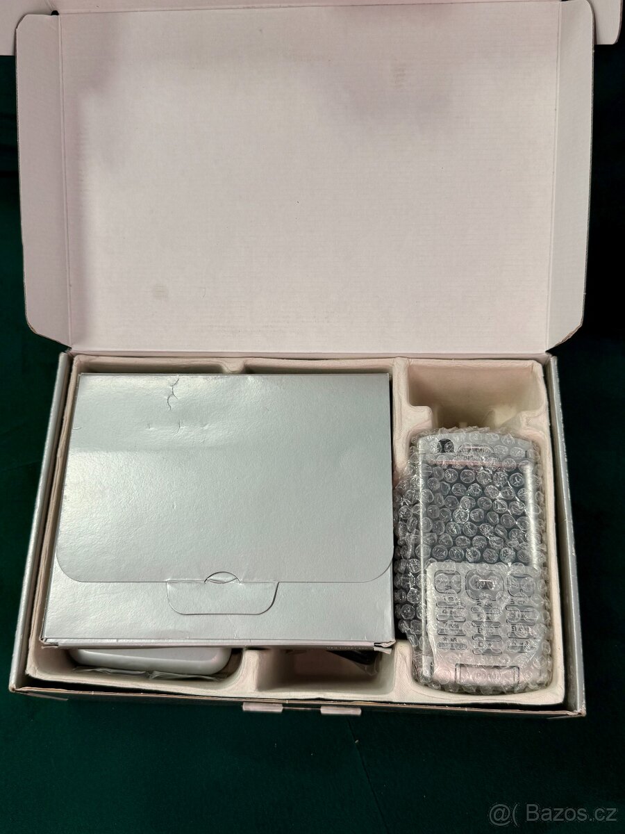 Sony Ericsson P990i kompletní balení