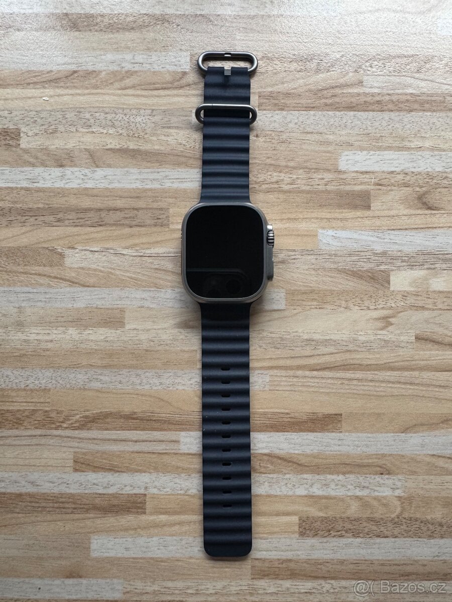 Apple Watch Ultra 2 49mm Přírodní titan s námořnicky modrým