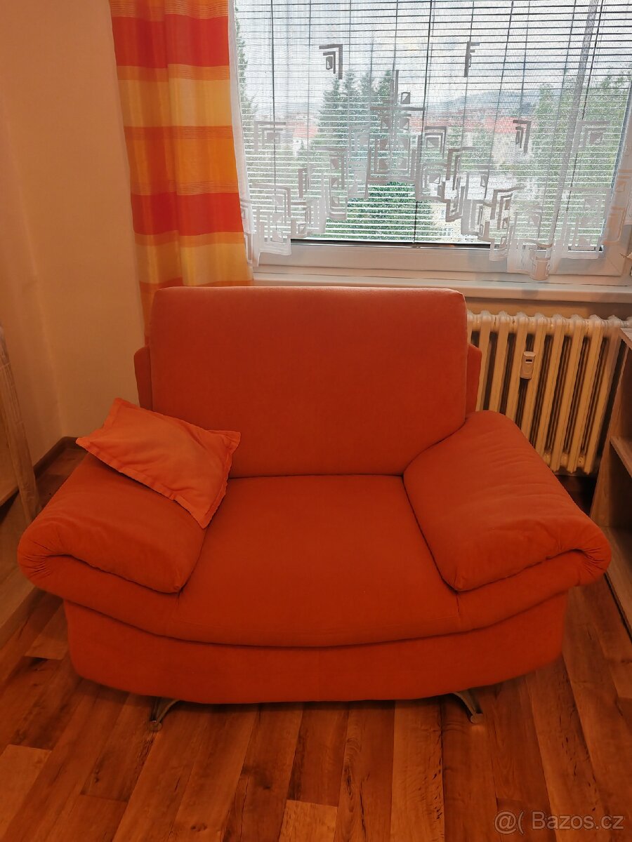 Čalouněné křeslo