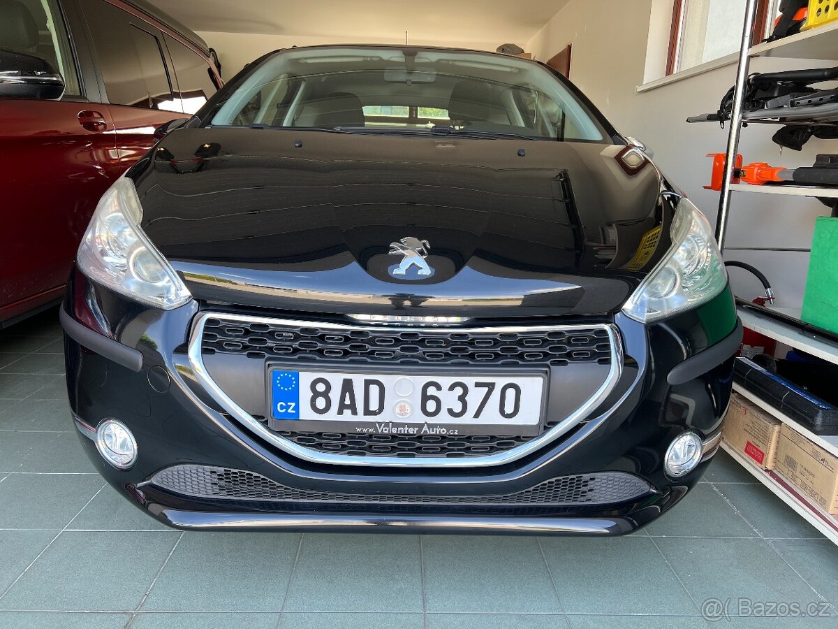 Peugeot 208, PureTech 1,2 edice STYLE - bezvadný stav