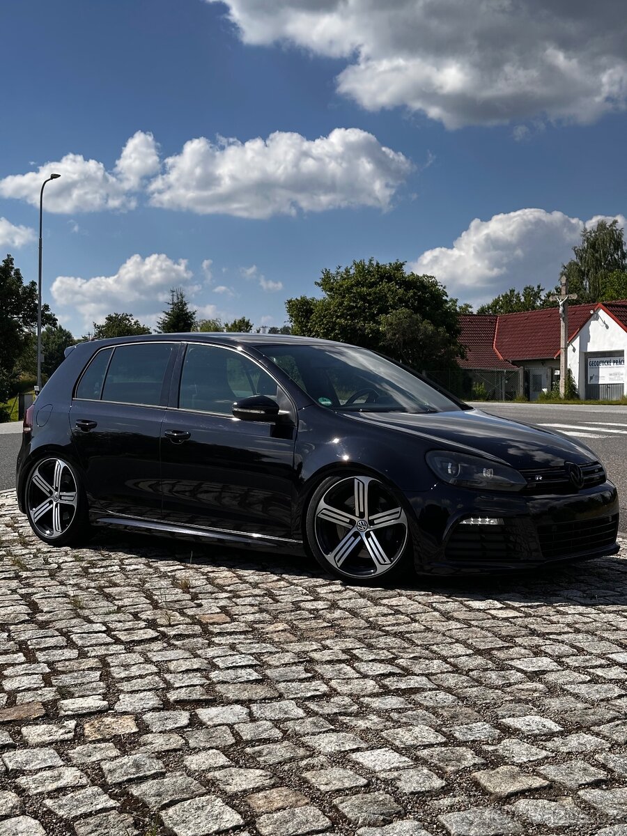 VW Golf VI R-Original / Manuál / 4x4 / KWV1 / SRS-TEC / R19