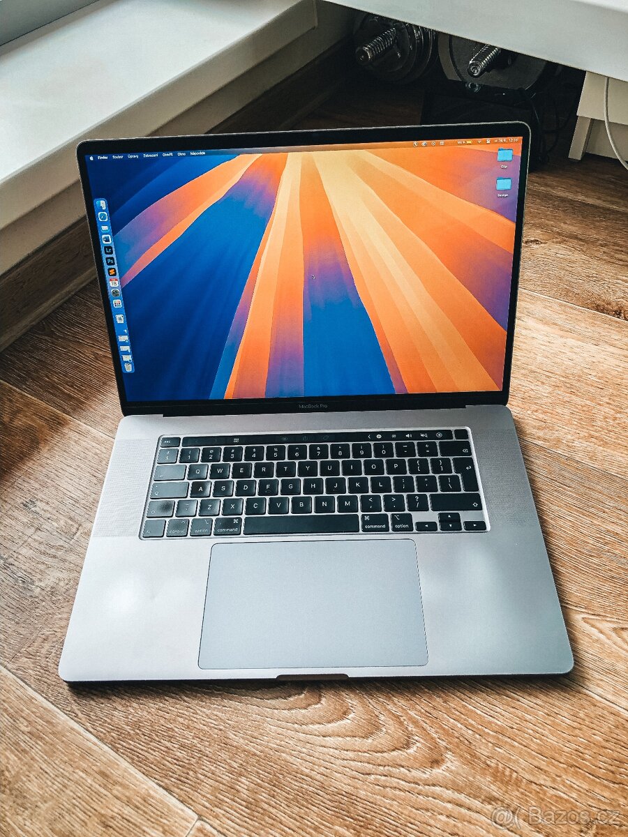 MacBook Pro 2019 - 16" / i9 / 32GB RAM / 1TB SSD / 5500M 4G