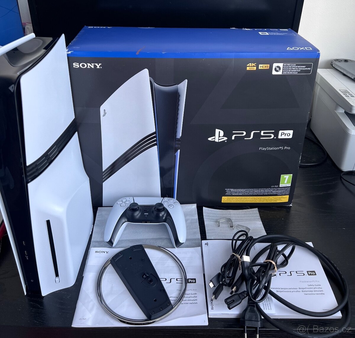 PS5 PRO 2TB s mechanikou v záruce včetně stojanu