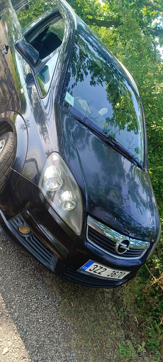 Opel Zafira B 1.9 CDI 74KW Rok 2007