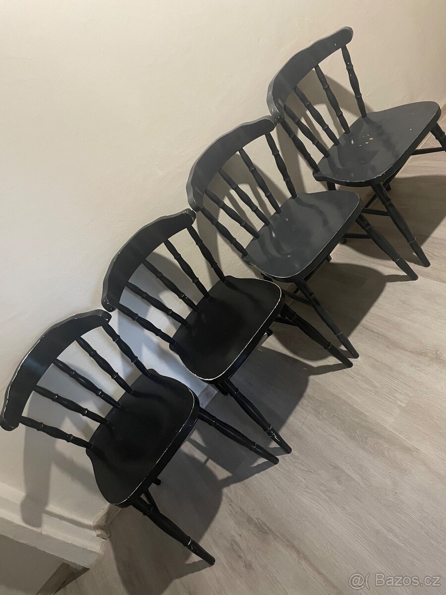 4x dřevěná židle