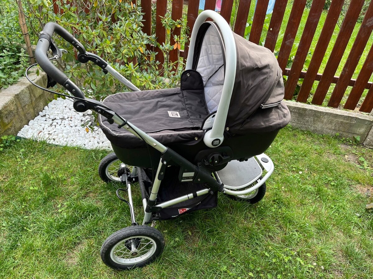 Kočárek RED CASTLE - hluboký