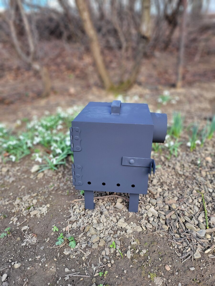 Topeniště k udírně