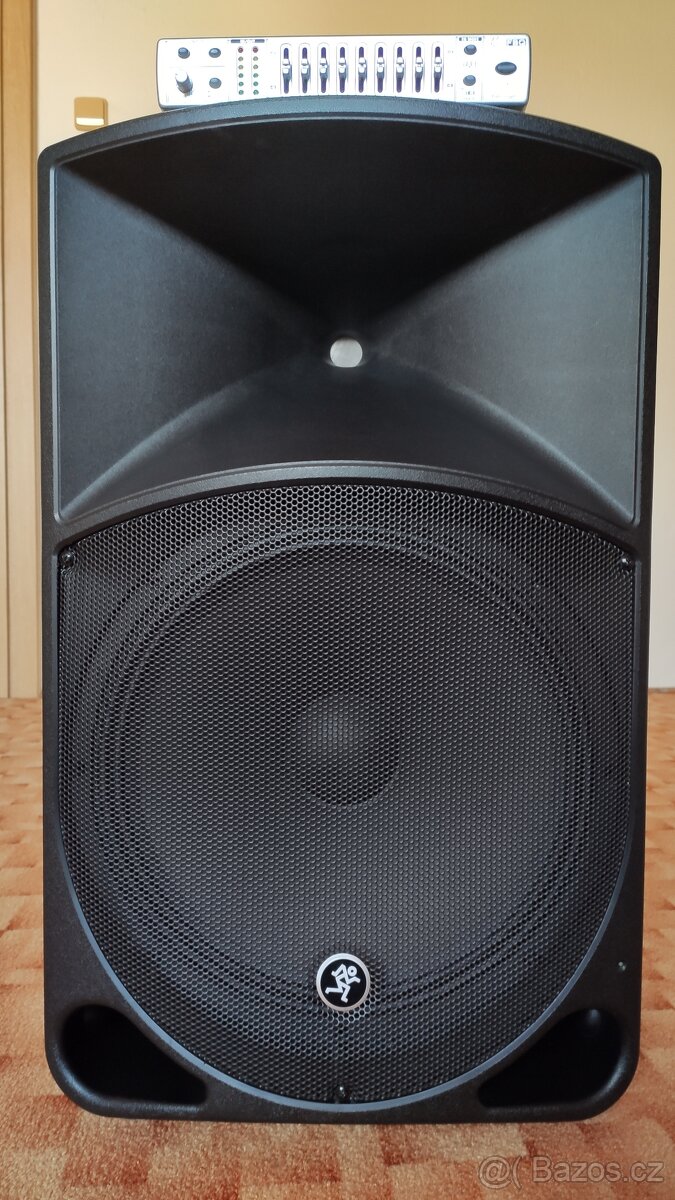 MACKIE THUMP 15 + BEHRINGER Mini EQ